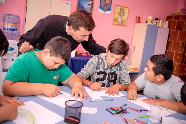 Centrul de Zi pentru Copii "Sf. Nicolae" – Roşia de Secaş