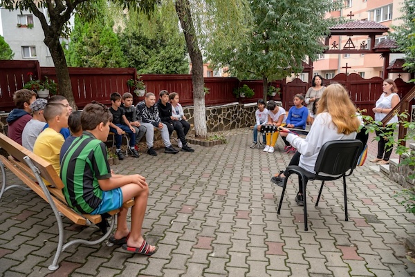 Centrul de Zi pentru Copii "Sfânta Cuvioasă Parascheva" – Alba Iulia
